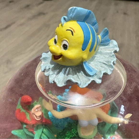 Disney The Little Mermaid Ariel “Under The Sea”Musical Snow Globe. Music Works - Picture 12 of 16